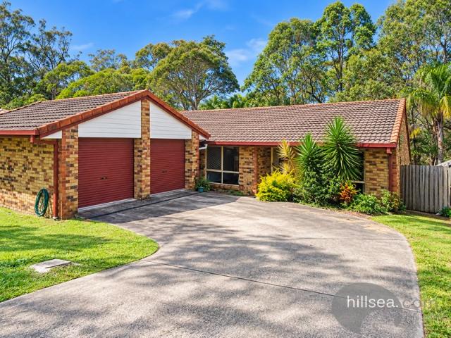 PRIVATE POSITION, NATURAL SURROUNDS & ROOM FOR THE FAMILY
