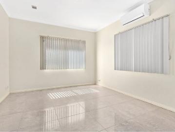 Private, Quite & Convenient Located Home
