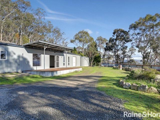 Private Rural Escape Close to Services