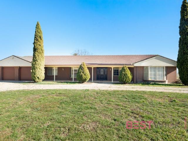 Private Rural Living just 10 minutes to CBD!