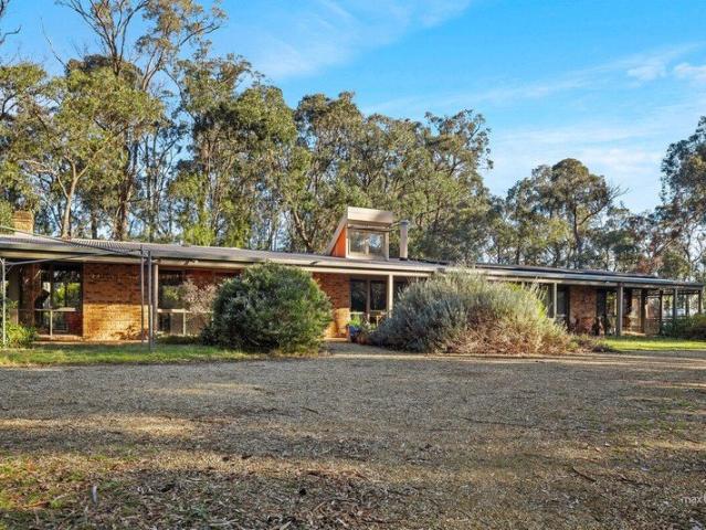 Private Rural Living on Over 5 Acres