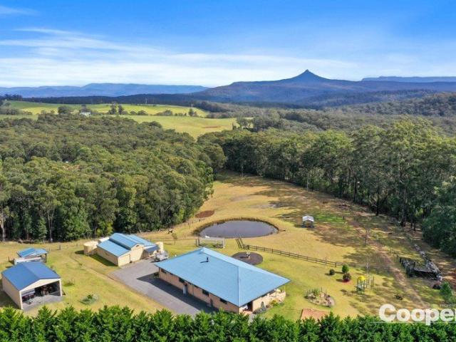Private Rural Sanctuary with Majestic Pigeon House Mountain Views