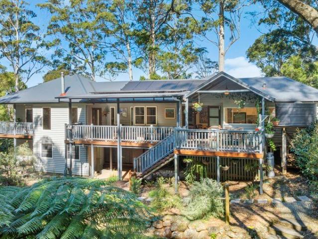Private Rainforest Retreat with Exceptional Flexibility and Lifestyle Appeal