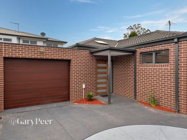 Private rear sanctuary with single level ease & modern finishes