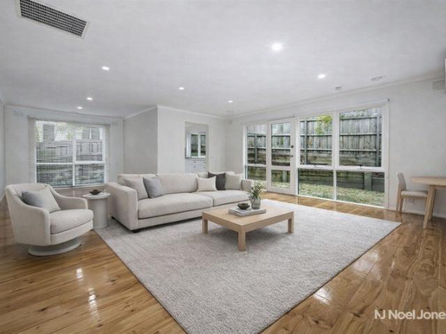 Private Rear Retreat In The Heart Of Ringwood