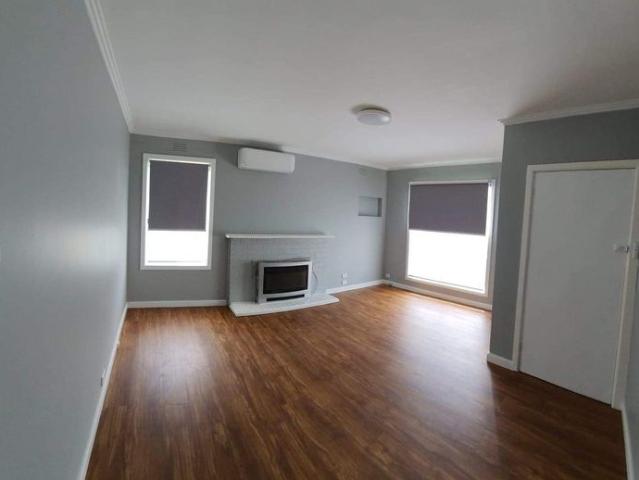 Private Rentals: 3 bedrooms, 1 bathroom
