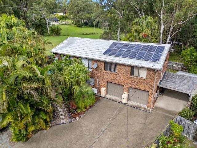 Private Resort Style Homestead On 861m2 Reserve Land At Rear!