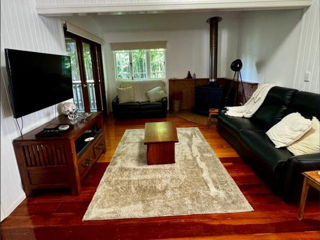 Private Resort Style Queenslander | Pool, Sauna & Spa | 5km to CBD Short term rental starting 1st July