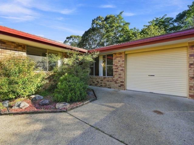 Private Reserve Side Living in an Intimate Duplex Setting