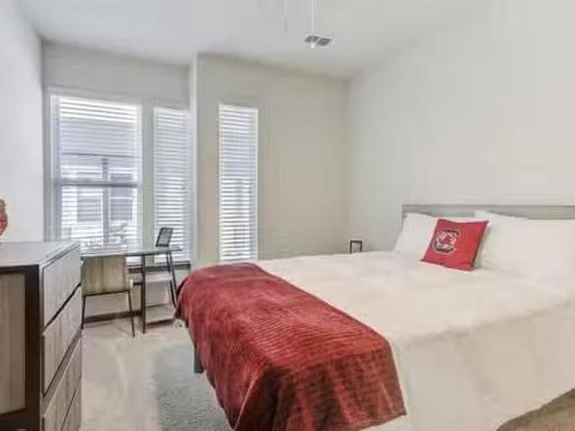 Private Room 4 Bed 4.5 Bath