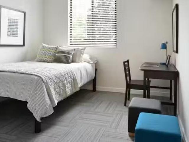 Private Room 4 Bed 4 Bath
