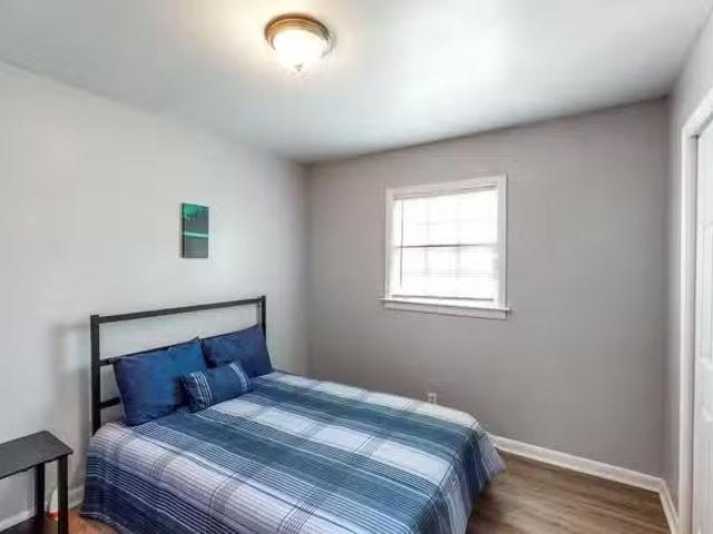 Private Room Beltline + MARTA Access 2 Baths All Utilities.