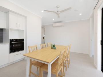 Private Room in modern rooming house / Last Room for Rent / $360 per week / Furnished / All utilities Included