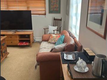 Private room in a house with private sitting room and large shared bathroom in Western suburbs