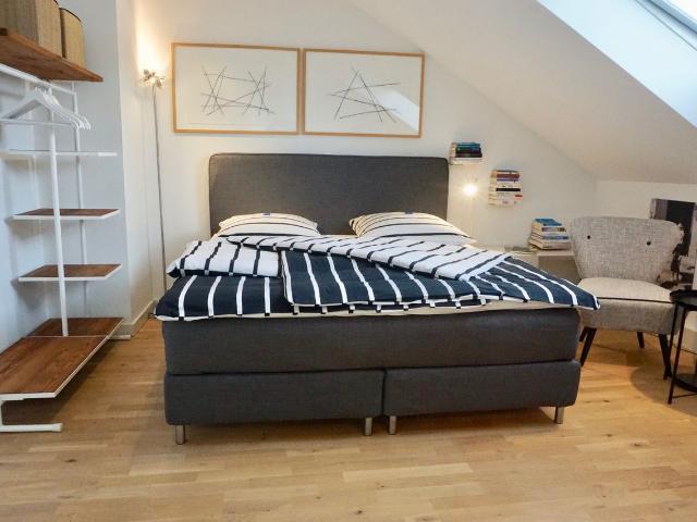 Private room Nr. 2 with guest kitchen in one of Düsseldorf's best residential areas, Dusseldorf Amsterdam Apartments for Rent