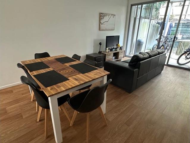 PRIVATE ROOM WITH AIR CON PERFECT FOR STUDENTS CLOSE TO QUT!