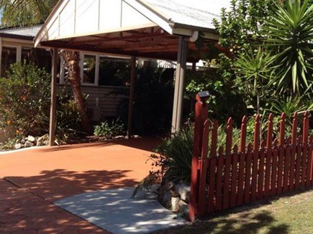 PRIVATE ROOM WITH AIR CON PERFECT FOR STUDENTS CLOSE TO QUT!