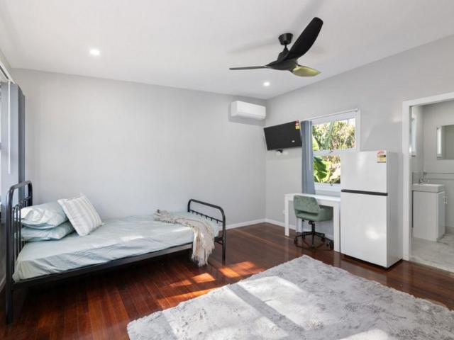 Private Room with Ensuite in Renovated Geebung Share House | All Bills Included
