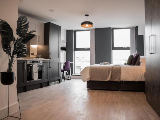 Private Studio £1,000 pcm | No Deposit | Bills Inc