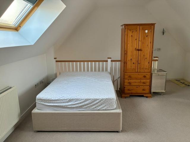 Private Studio to Rent Trumpington Meadows