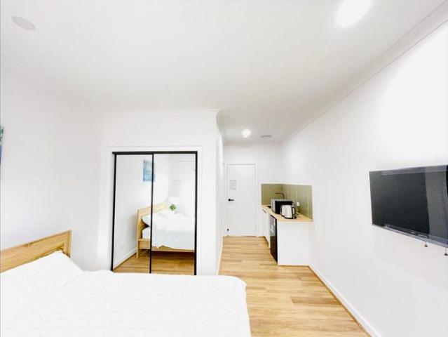 Private Studio with Ensuite & Courtyard Utilities Included From $275/week