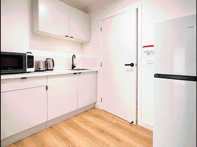 Private Studio with Ensuite & Courtyard Utilities Included I From $285/week