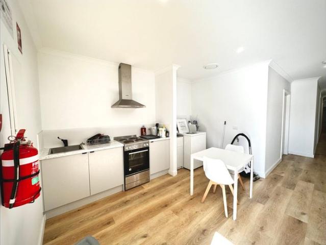 Private Studio with Ensuite & Courtyard Utilities Included I From $285/week