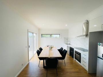 Private Studio with Ensuite & Courtyard Utilities Included I From $300/week
