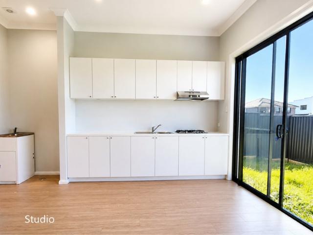 Private Studio with Separate Entry, Courtyard and Gas Cooking