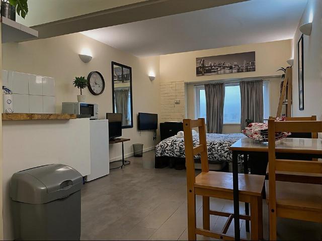 Private Studio Flat in Bethnal Green