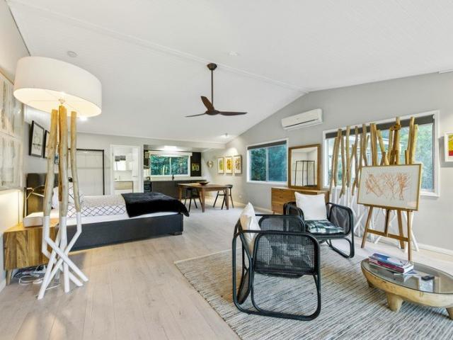 Private Studio near Putty Beach