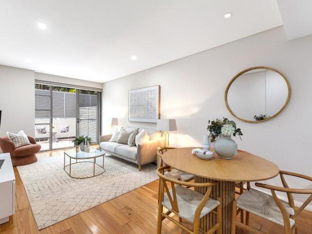 Private, sun filled courtyard living in the heart of Lindfield