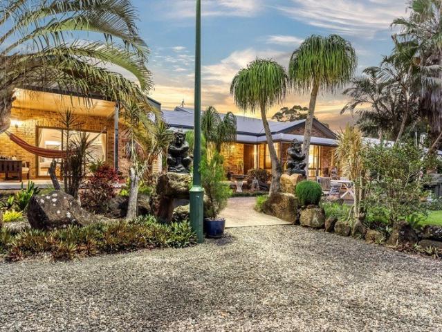 Private Sustainable Estate in an Exclusive Hinterland Enclave