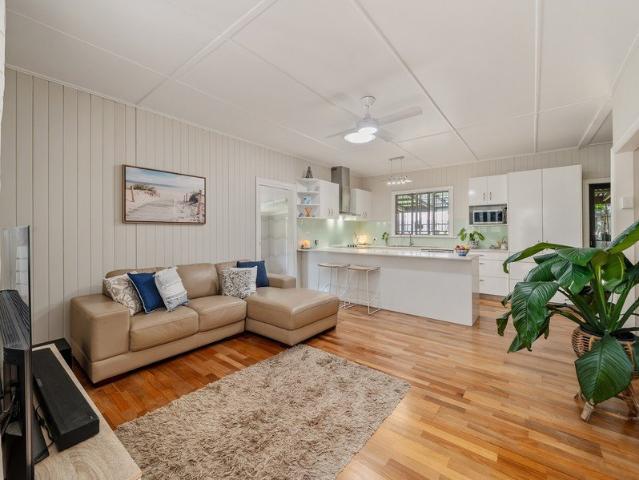 Private Scarborough Home with a Wide 26.4m Frontage & Exciting Future Potential