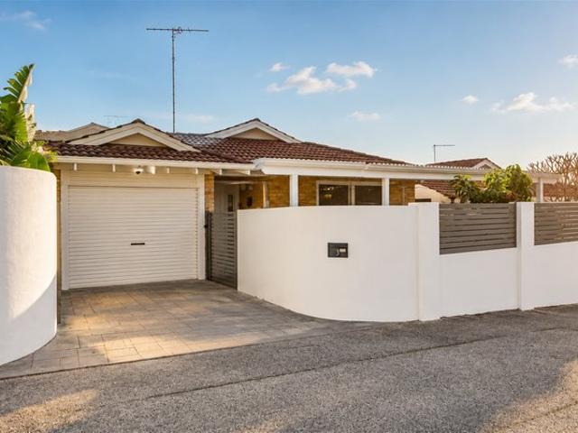 PRIVATE SCARBOROUGH LIVING WITH SPACE & STYLE
