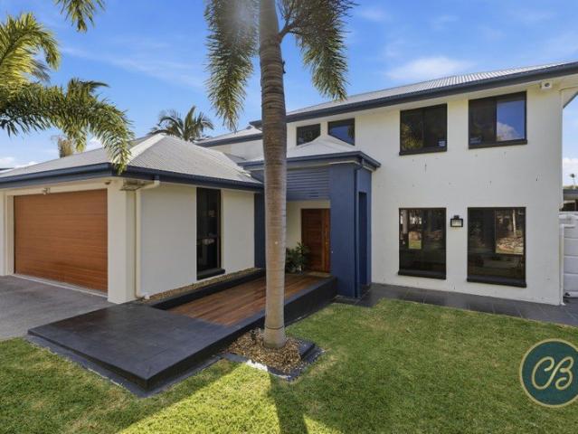 Private Secluded Entertaining with Ample Space