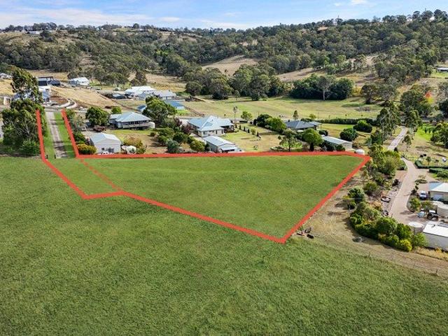 Private Secluded 5136 m2 Acreage Allotment Mount Rascal / Top Camp