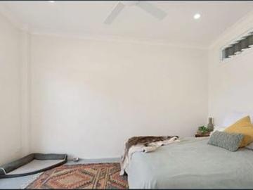 Private & Self Contained Two Bedroom Flat in Convenient Aspley Location