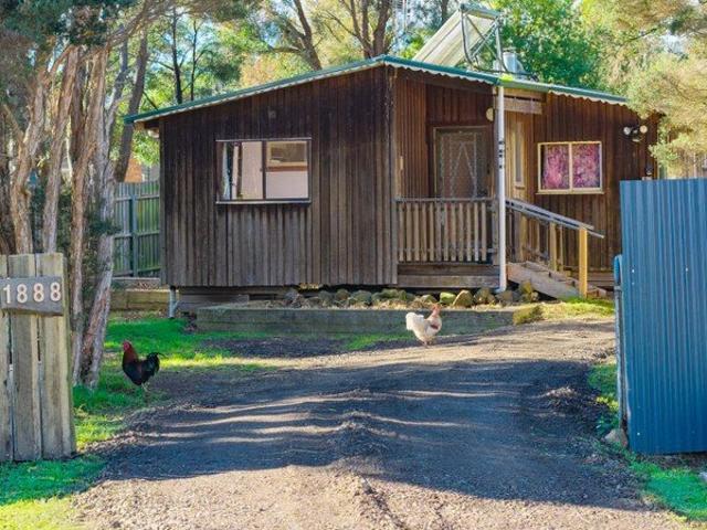 Private Setting, Practical Home, Plenty of Potential