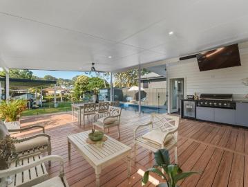 Private Sheppard's Creek Waterfront | Boat to Valentine Village