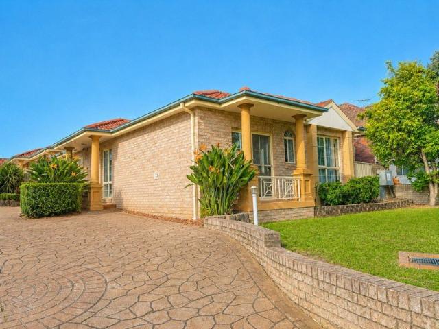 Private Single Level 3 Bedroom Villa with Courtyard in Boutique Complex