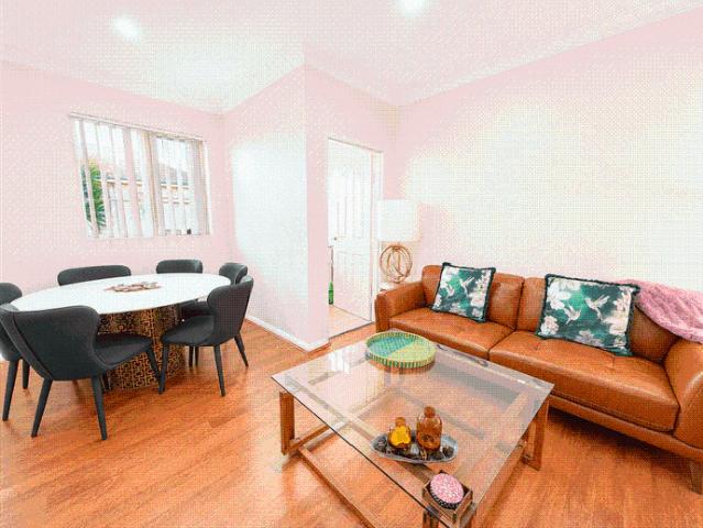 Private Single Level 3 Bedroom Villa with Courtyard in Boutique Complex