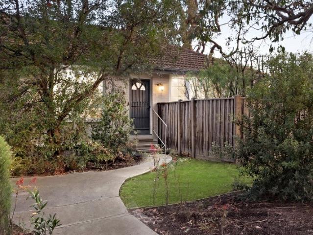 Private Single Level Ease in Prime Mitcham Position