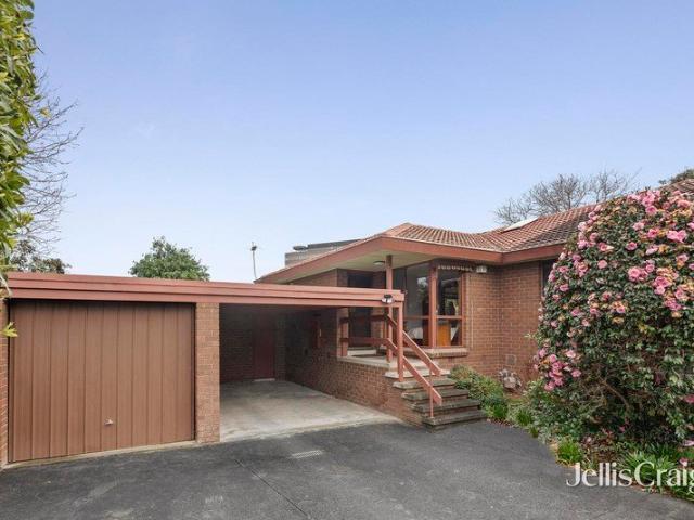 Private single level living just a stroll from Eastland and Ringwood Station