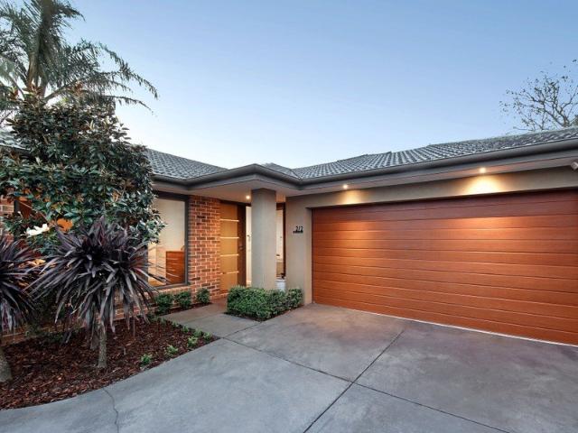 Private Single Level Living, Perfectly Positioned