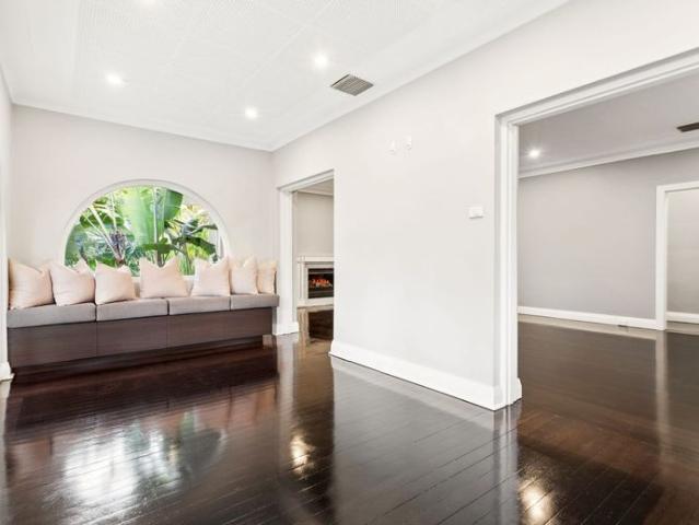 Private Single Level Sanctuary with Pool & Tropical Gardens