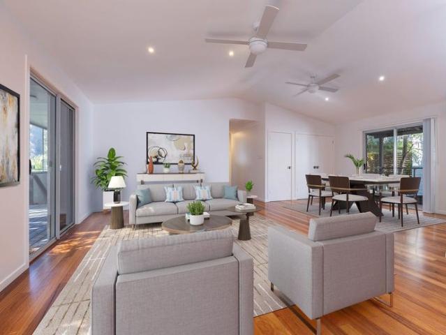 Private Smiths Lake Retreat – $675 per Week – Available Now
