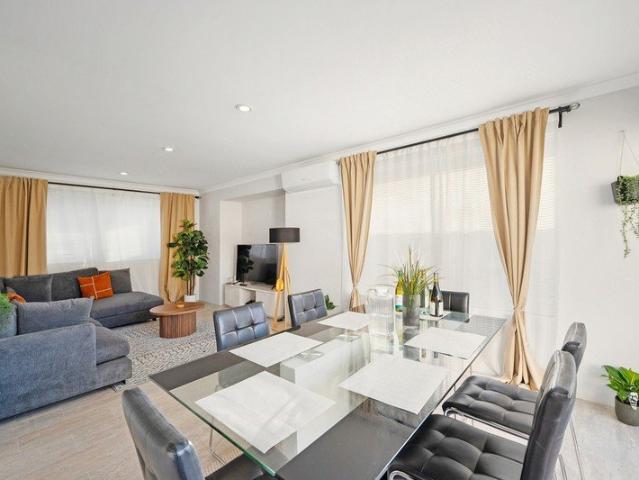PRIVATE, SPACIOUS & BEAUTIFULLY PRESENTED A CLOVERDALE GEM