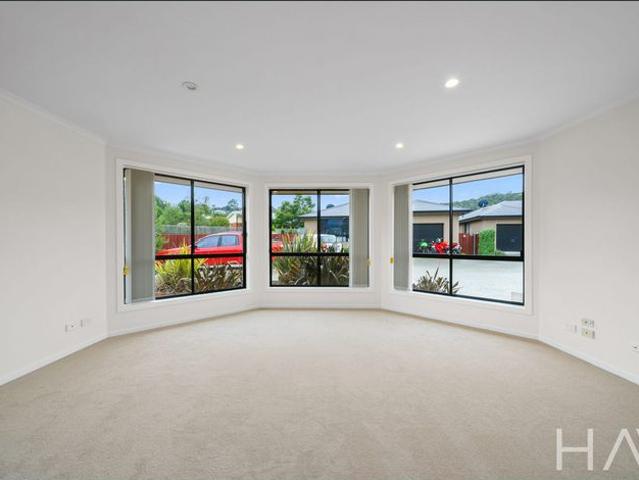 Private, Spacious & Easy Living in Old Beach