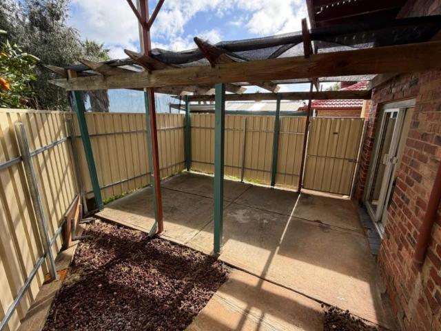 Private & Spacious Granny Flat with Separate Access